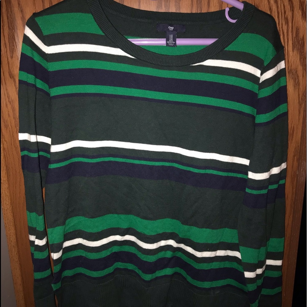 Gap darling lightweight sweater! Perfect!!